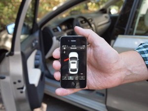 Как открыть закрытый автомобиль с помощью смартфона?