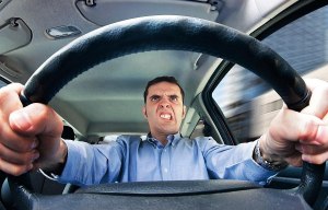 Почему автолюбители всегда страшно матерятся при езде?