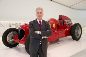 Как зовут человека, основателя "Ferrari"?