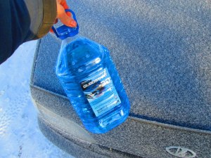 Как самостоятельно сделать незамерзающую жидкость для автомобиля?