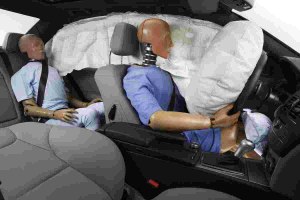Насколько в % разница погибнуть в авто с подушками безопасности и без?
