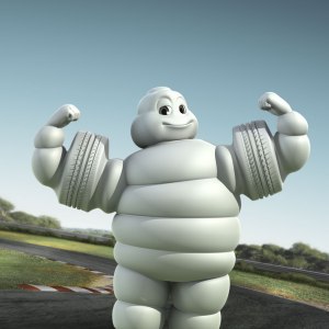 Как зовут резинового человечка из рекламы шин Michelin?