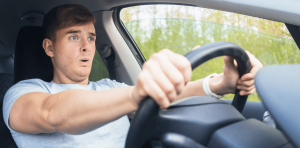 Почему некоторые водители ускоряются как только начинаешь их опережать?
