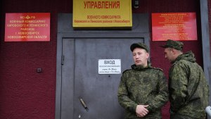 Сколько военкоматов в Москве в какой конкретно военкомат идти добровольцем?