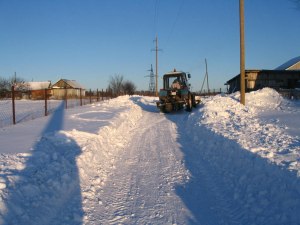 Чья обязанность расчищать дороги от снега в деревнях?