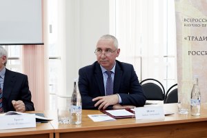 Может ли адвокат из Адыгеи защищать лицо в Челябинске или нет?