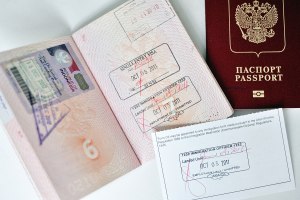 Переносится ли в новый загранник виза со старого, если её срок не вышел?