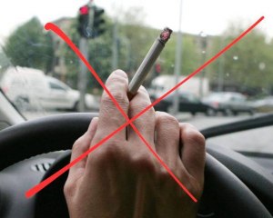 Нарушает ли противокурительный закон, курящий водитель скорой помощи?