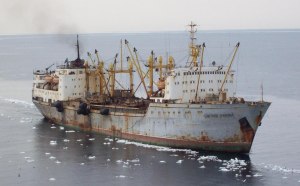 Являясь старшим судовым врачом плавбазы(см) Как решить задачу?
