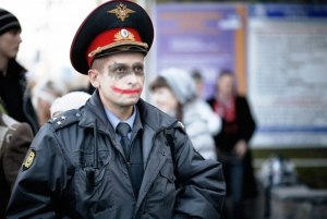 Какая внешность является "подозрительной" для московских милиционеров?