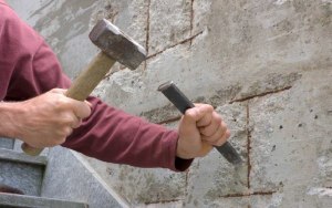 Как утилизировать куски от бетонной стены?