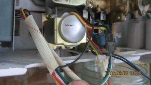 На газовой колонке моргает индикатор. Что делать?
