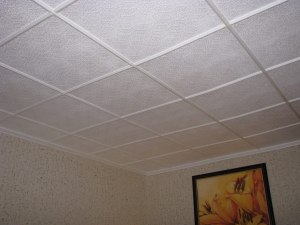 Как называется плитка на потолок из пенопласта правильно?