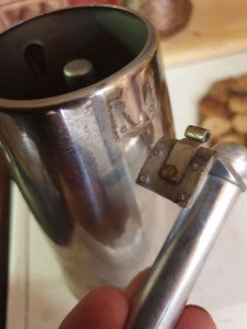 Как приделать ручку к гейзерной кофеварке?