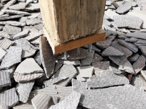 Можно ли использовать битый шифер в бетон?