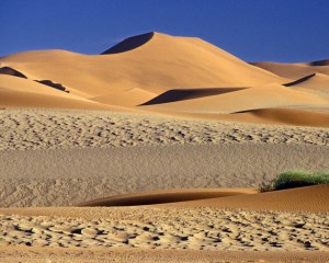 Почему песок из пустыни Сахары не считается строительным песком?