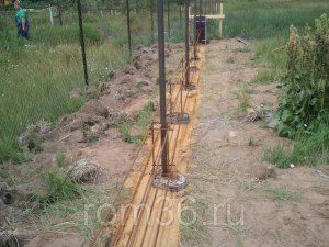 Чем лучше оббить потолок на лоджии?