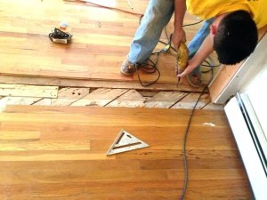С чего необходимо начинать ремонт деревянного дома?