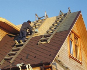 Как и чем подлатать железную крышу дома в зимних условиях?
