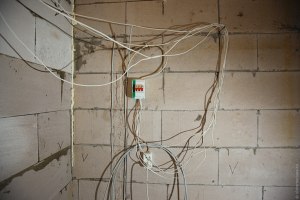 Как понять, что с электропроводкой что-то не так?