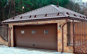 Как и чем лучше крыть крышу гаража?