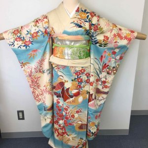 Как называется техника окрашивания классических японских кимоно?