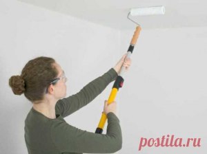 Как покрасить потолок кистью, чтобы не образовались полосы?