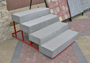 Как сделать ступеньки на даче из бетонных плит (шахтная затяжка)?