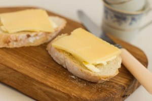 Бутерброд с сыром и маслом это удар по сердцу и поджелудочной железе или?