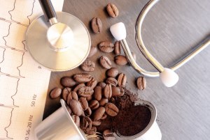 Почему кофе в сборнике лекарственных растений, но многим врач запрещает?