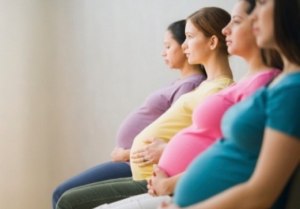 Может ли женщина ускорить начало родов?