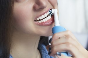 Какой зубной щеткой нужно чистить зубы?