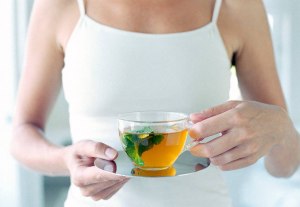 Почему после зеленого чая болит живот?