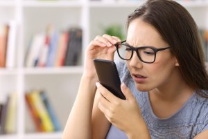 Как именно компьютер и телефон портят зрение?