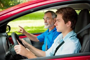 Почему водить машину до глубокой старости полезно?