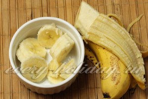 Почему человек ест бананы с хурмой?