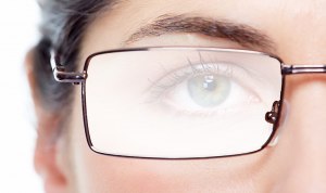 Почему организм отторгает очки и линзы?