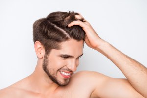 До какого момента прекращают расти волосы у мужчин?