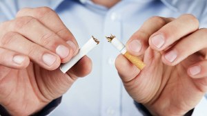 Что можно предложить курильщику чтоб он бросил курить?