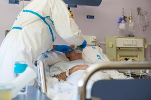 Может ли менингит передаваться в посылках, через вещи, почему?