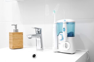 Ирригатор для зубов можно считать бесполезной покупкой?