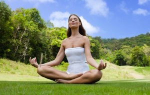Почему при медитации нужно держать спину ровно?