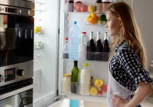 Можно ли простудиться, если долго стоять перед открытым холодильником?