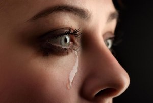 Какие символические значения имеют слёзы феникса?