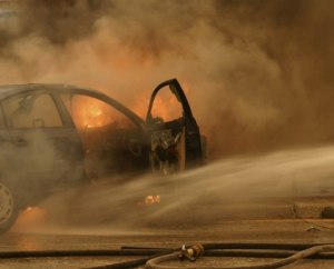 Почему горят машины в городах, зачем и кто их поджигает?