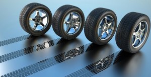 Если резина колеса автомобиля лысое, стоит ли менять и другие колеса?