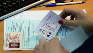 Срок водительского удостоверения истек 3 года назад, нужна ли пересдача?