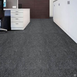 Почему в автомобилях на пол кладут ковролин?