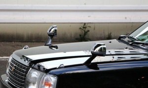 Почему на японских авто зеркала ближе к фарам, чем к лобовому стеклу?