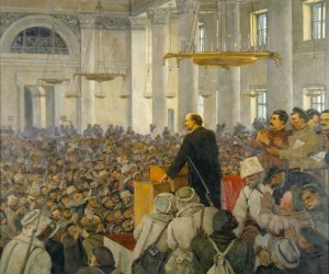 Чем отличалась речь в выступлениях Ленина от его произведений?